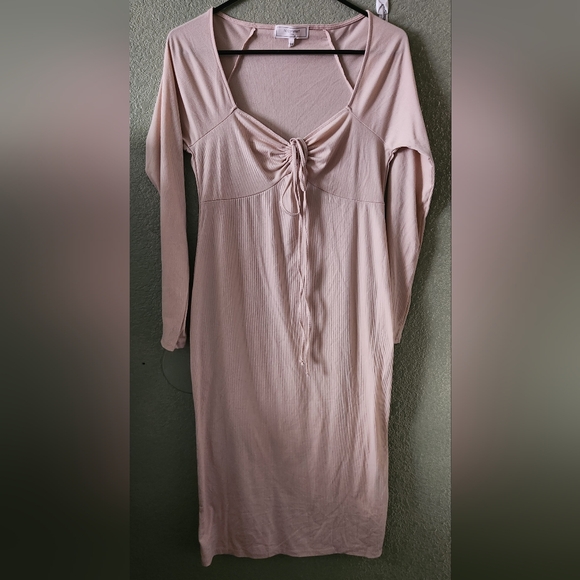 Elegant Pink Long Sleeve Dress - Picture 1 of 5
